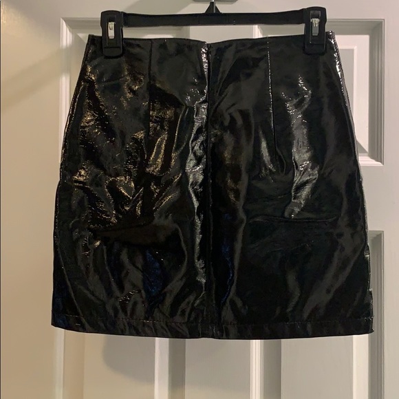 Forever 21 Black Mini Skirt - Picture 2 of 4